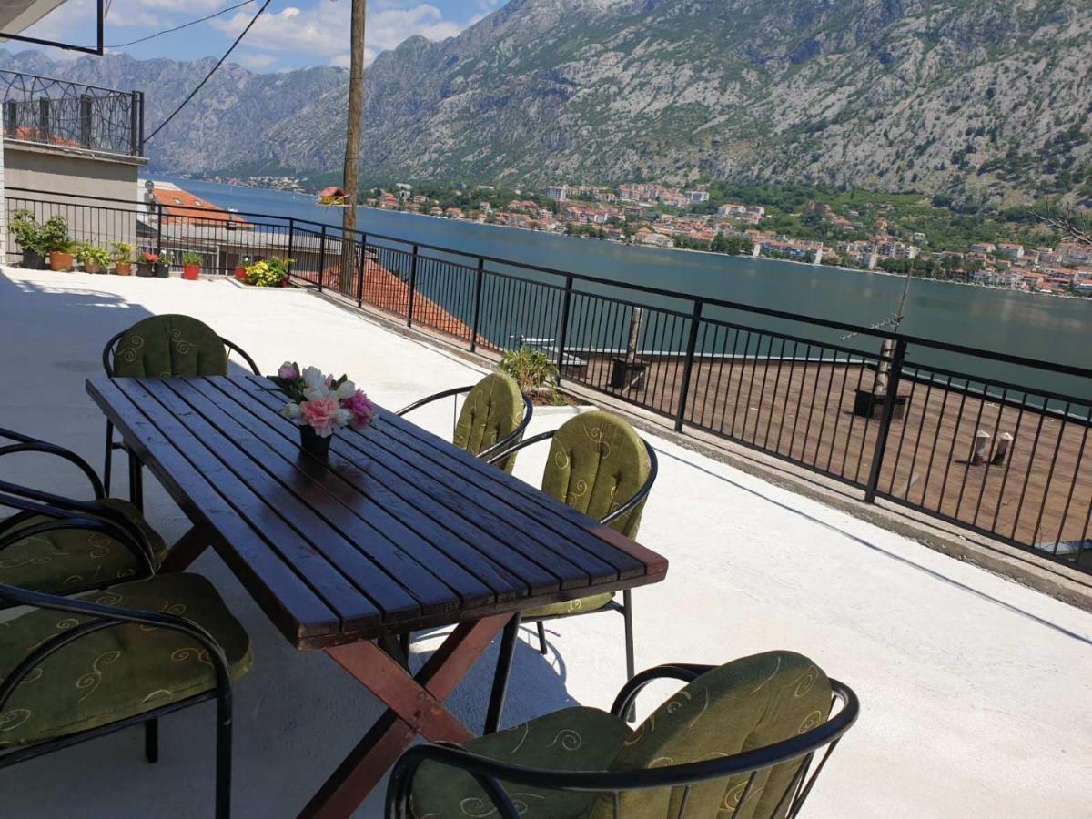Apartman A&V Kotor Buitenkant foto